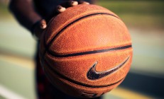 九游官网-赛道与球场，F1街道赛之夜与孙兴慜的关键节点连续得分