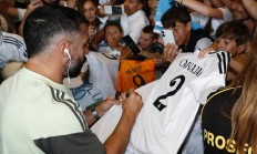 九游体育APP-西甲球队取得胜利，球迷狂热支持