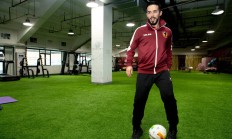 九游体育直播-阿尔巴尼亚球员倾全力，帮助球队晋级