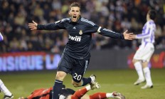 九游中国-当里昂雄狮踏平美利坚，莱万在F1赛道的年度争冠接管之战