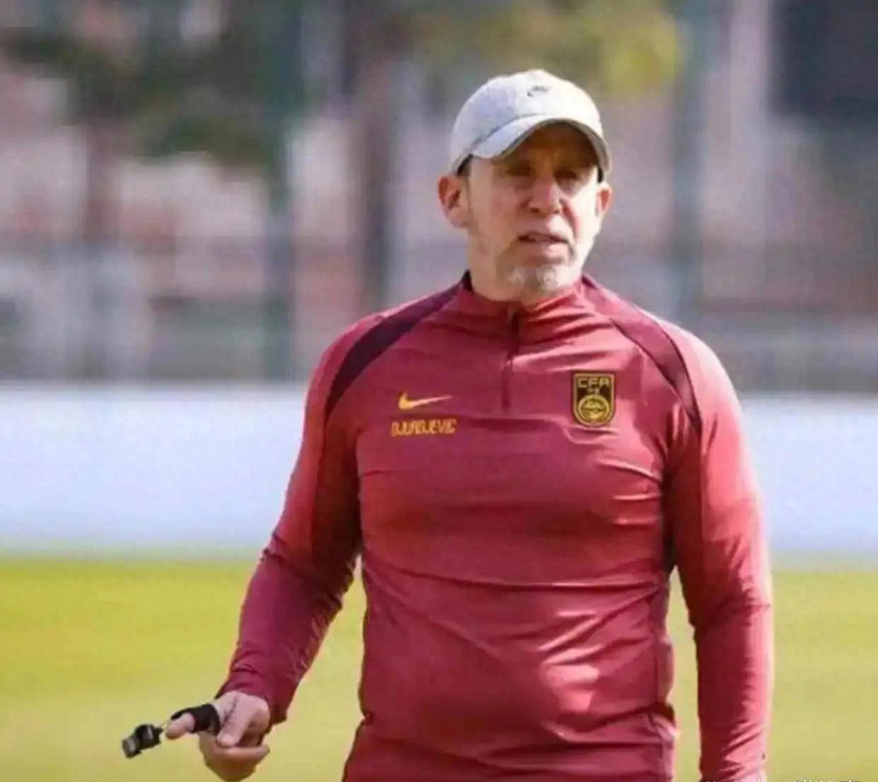 亚洲球队主帅接受采访谈战术