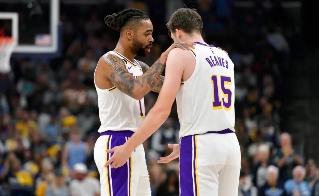 包含湖人篮网激烈对决,场上实力碰撞令人震撼的词条 包含湖人篮网激烈对决,场上实力碰撞令人震撼的词条