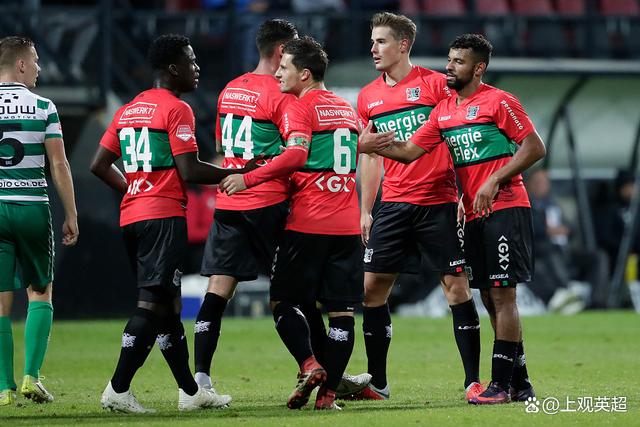 包含门兴主场告捷，跃升德甲积分榜前列的词条