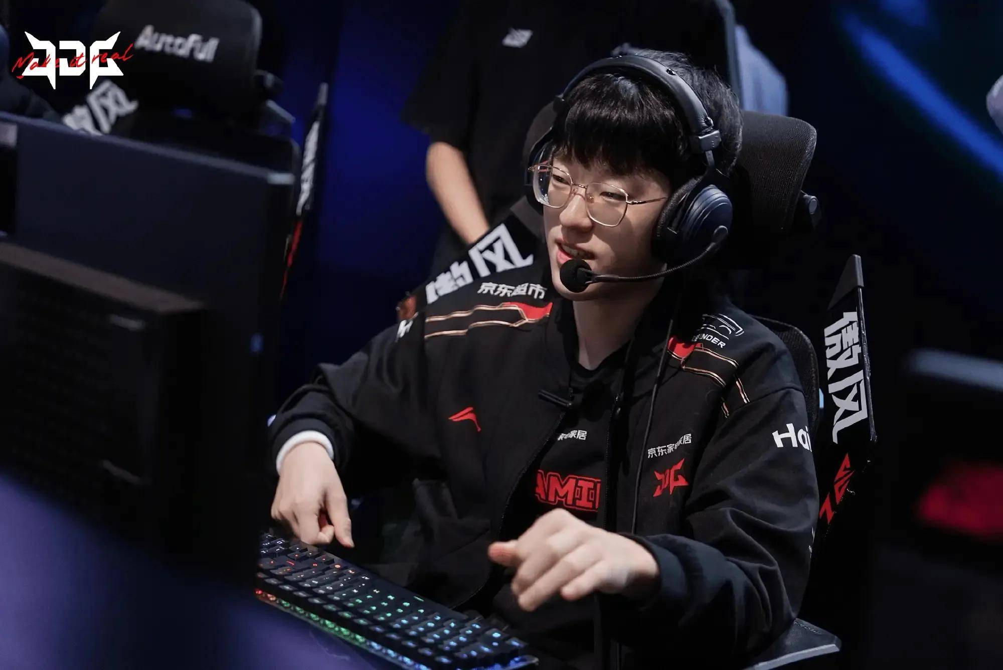 关于JDG血洗FNC,Scout线上压制力十足宿敌对决2025世界赛,锁定晋级资格的信息 关于JDG血洗FNC,Scout线上压制力十足宿敌对决2025世界赛,锁定晋级资格的信息