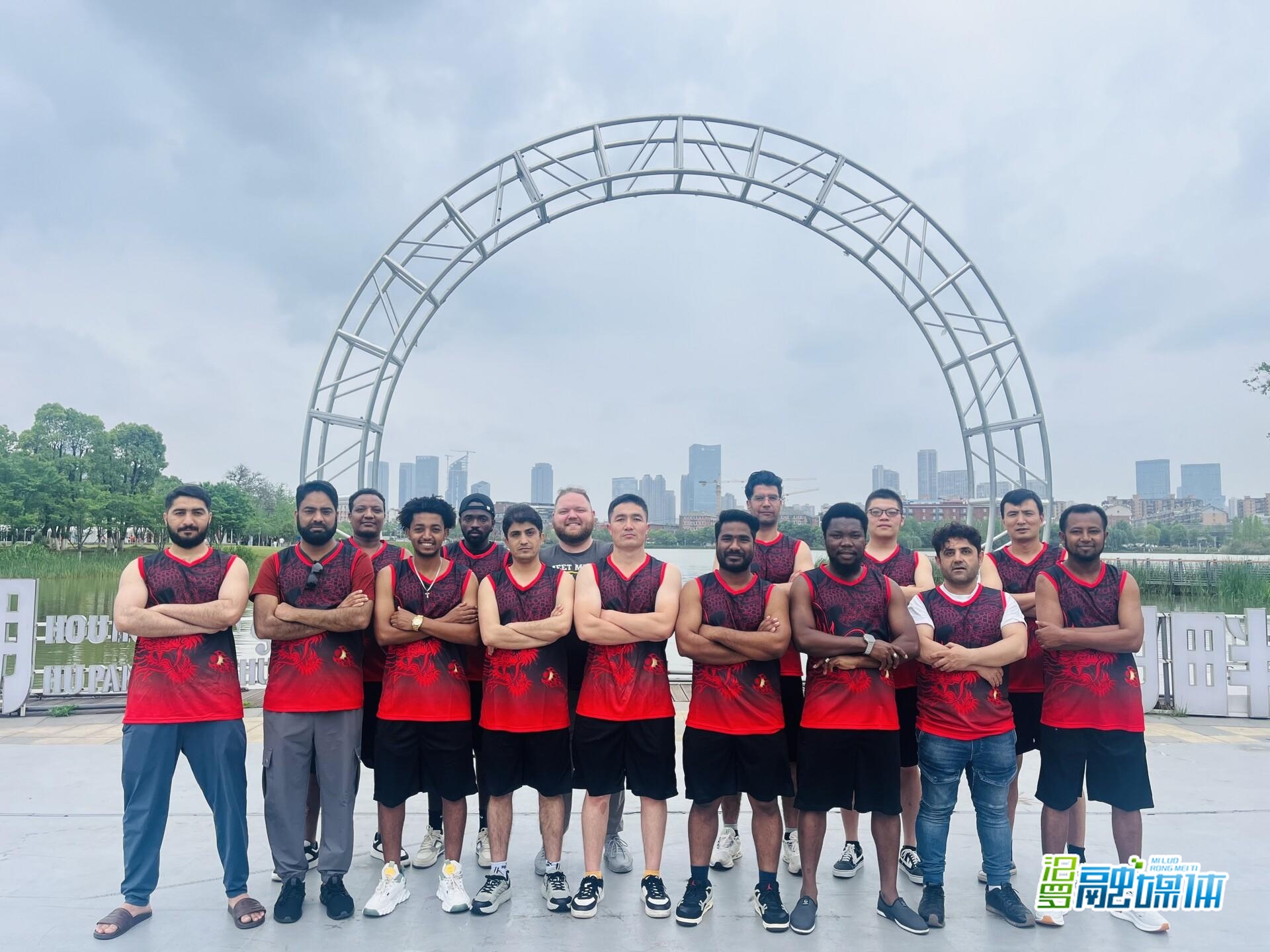 劲旅相遇,奋力披靡,彰显体育魅力与精神风采的简单介绍 劲旅相遇,奋力披靡,彰显体育魅力与精神风采的简单介绍