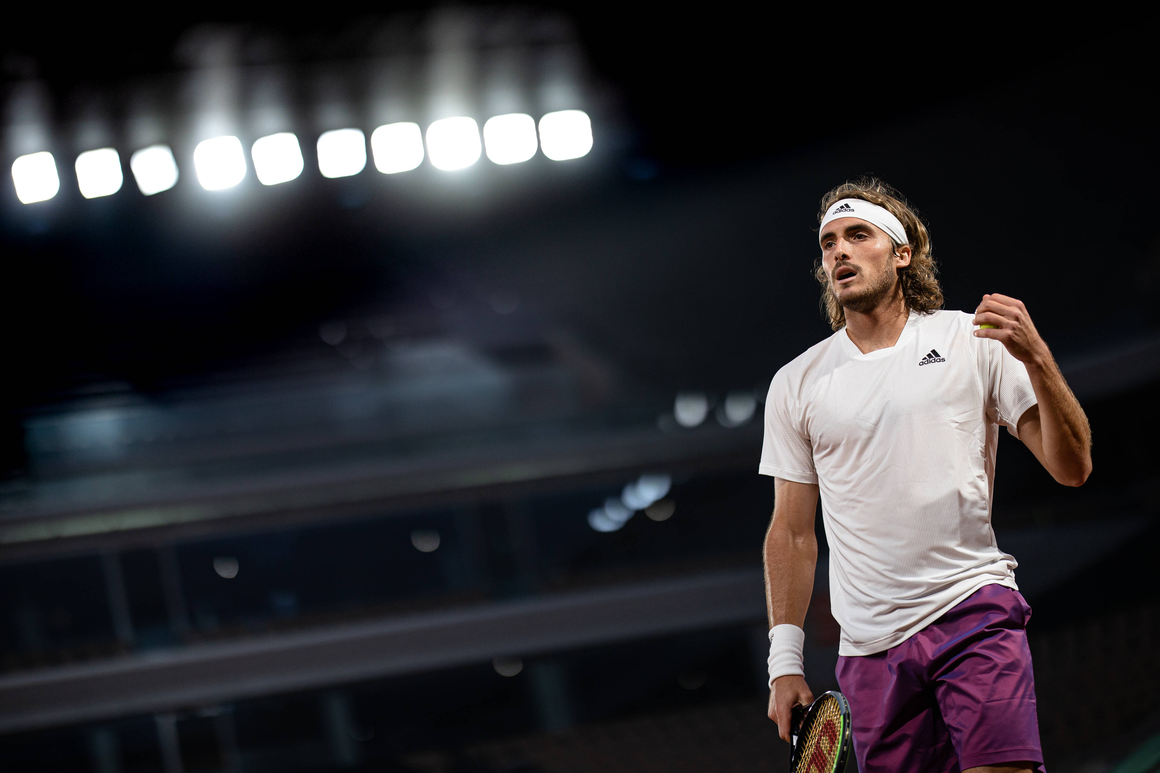 英国网球队爆冷德国网球队,西西帕斯完成帽子戏法 英国网球队爆冷德国网球队,西西帕斯完成帽子戏法