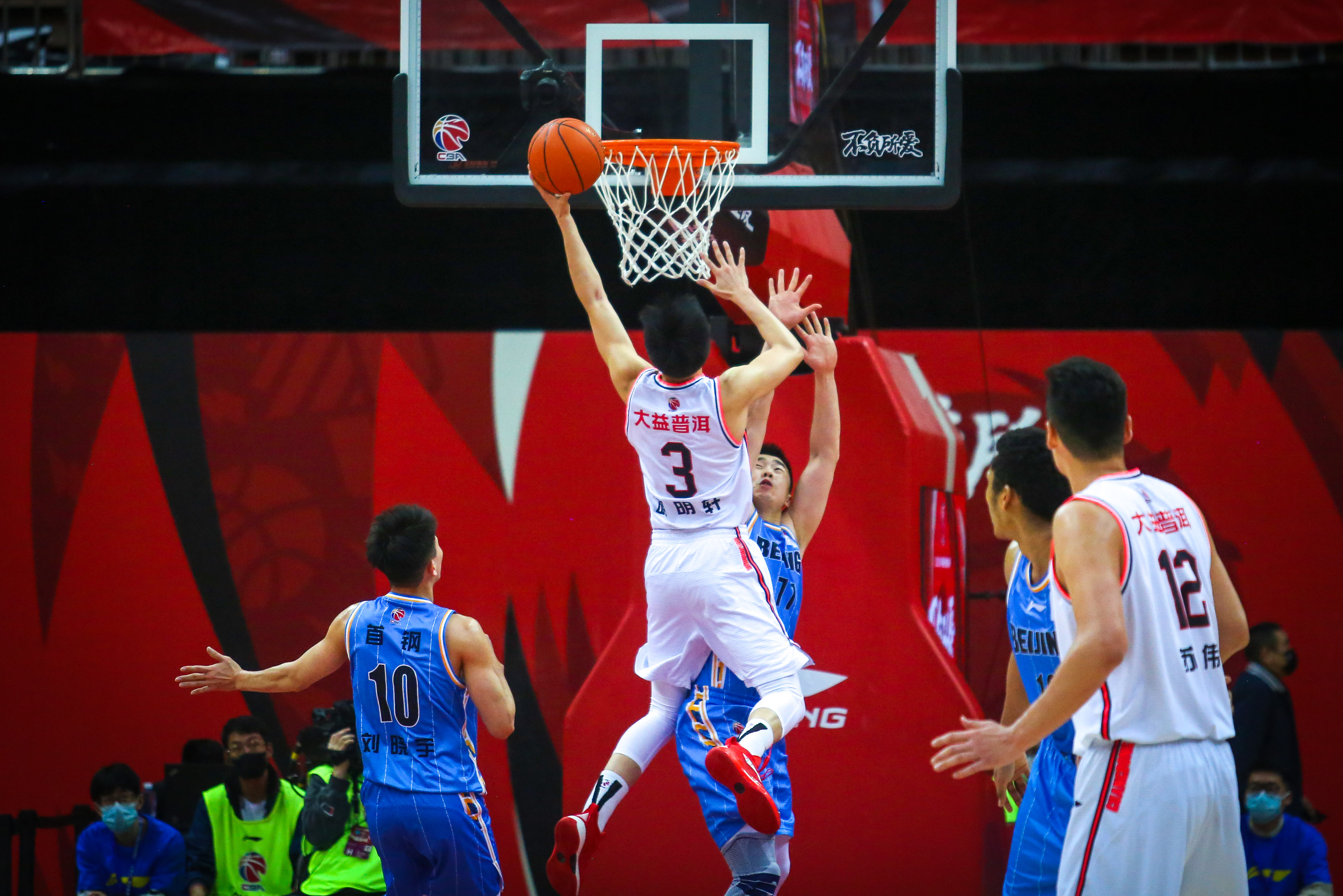 再战强队！球队士气高涨备战下一场比赛的简单介绍